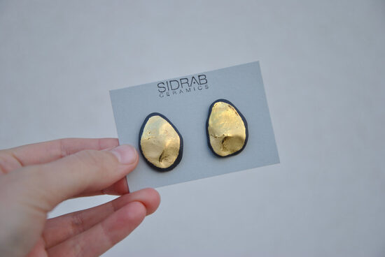 AUSKARI MELNS+ZELTS NEREGULĀRI